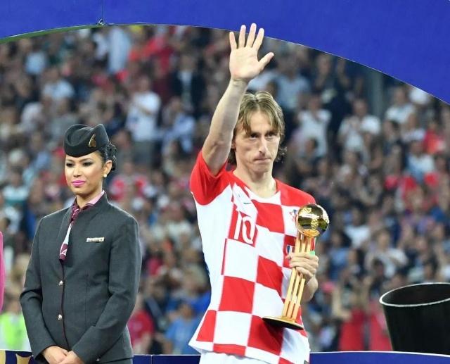 这球员的弹跳太夸张了