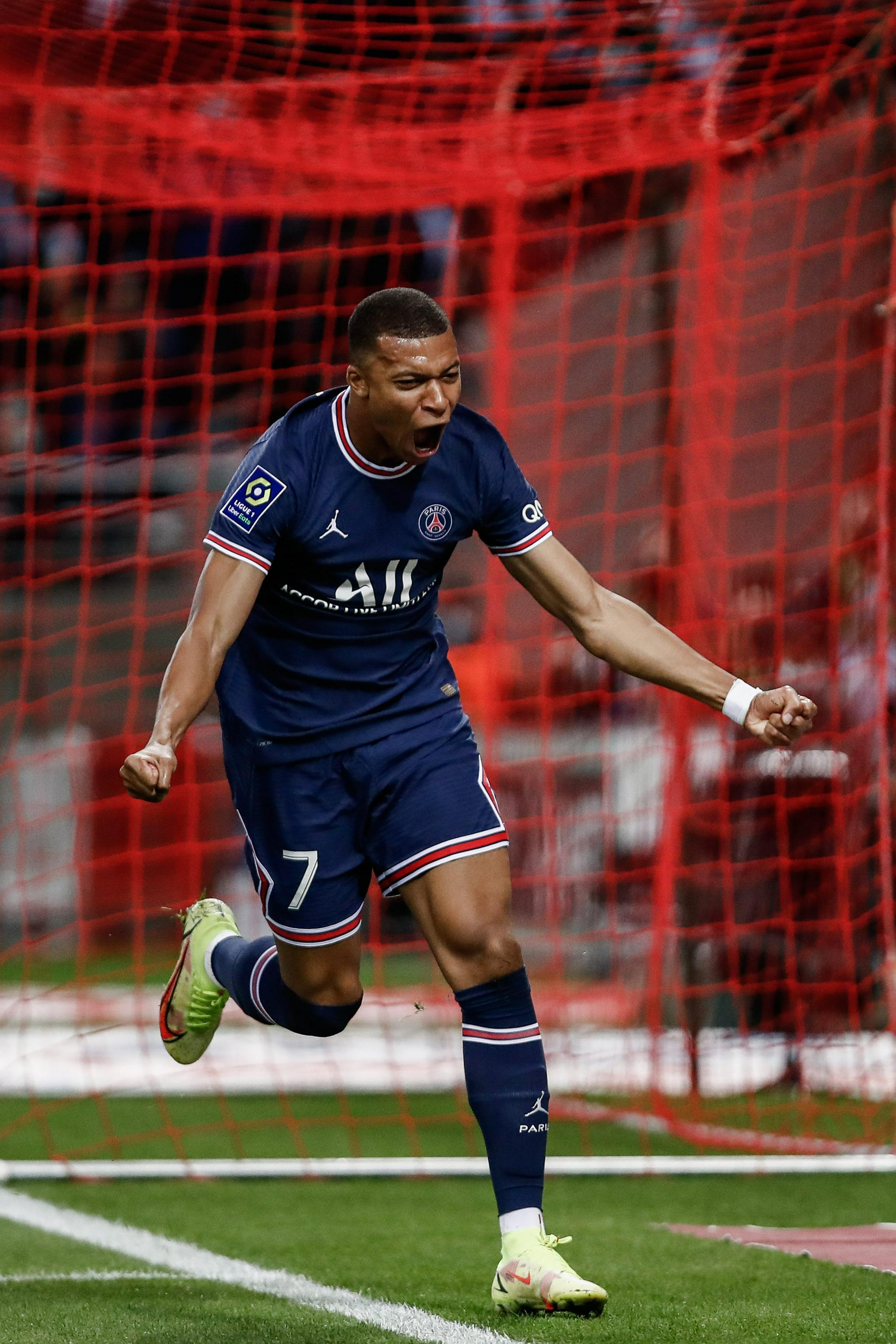 世欧预半场：鲁塞夫、克拉斯特夫破门，保加利亚2-0格鲁吉亚（世欧预上半场：鲁塞夫与克拉斯特夫先后破门，保加利亚2-0领先格鲁吉亚）