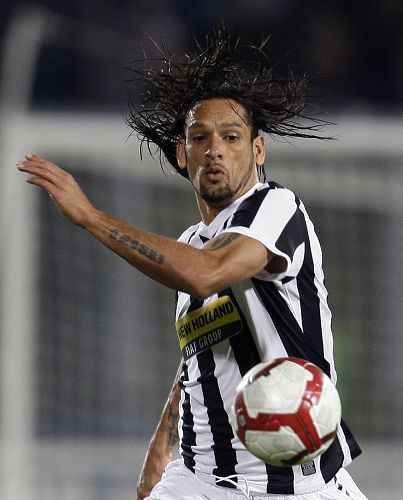 69球，希克追平贝尔巴托夫并列成为勒沃库森德甲外援第一射手（第69球！希克追平贝尔巴托夫，并列勒沃库森德甲外援射手榜第一）