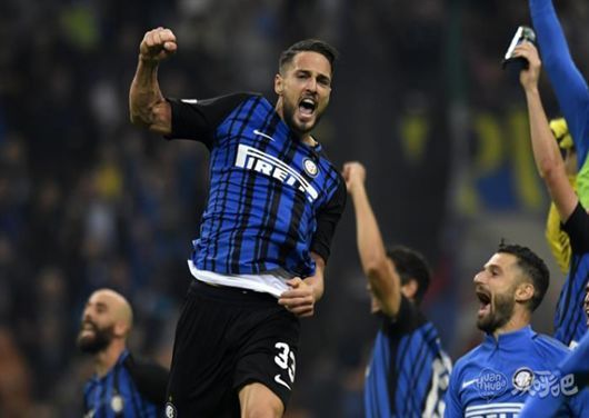 为国征战，感谢有你！国足官方为刚刚退役的尹鸿博送上祝福（国足官方送别尹鸿博：感谢为国而战，祝福踏上新程）