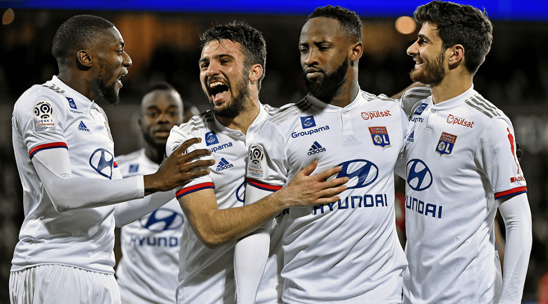 足球世界杯再次出现误判，慢镜头疯传