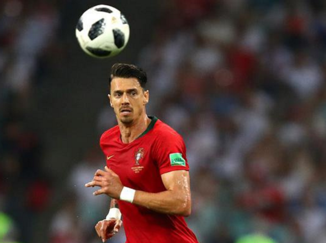 黑暗骑士上身，一哥斯达黎加球队推出与蝙蝠侠的联名球衣