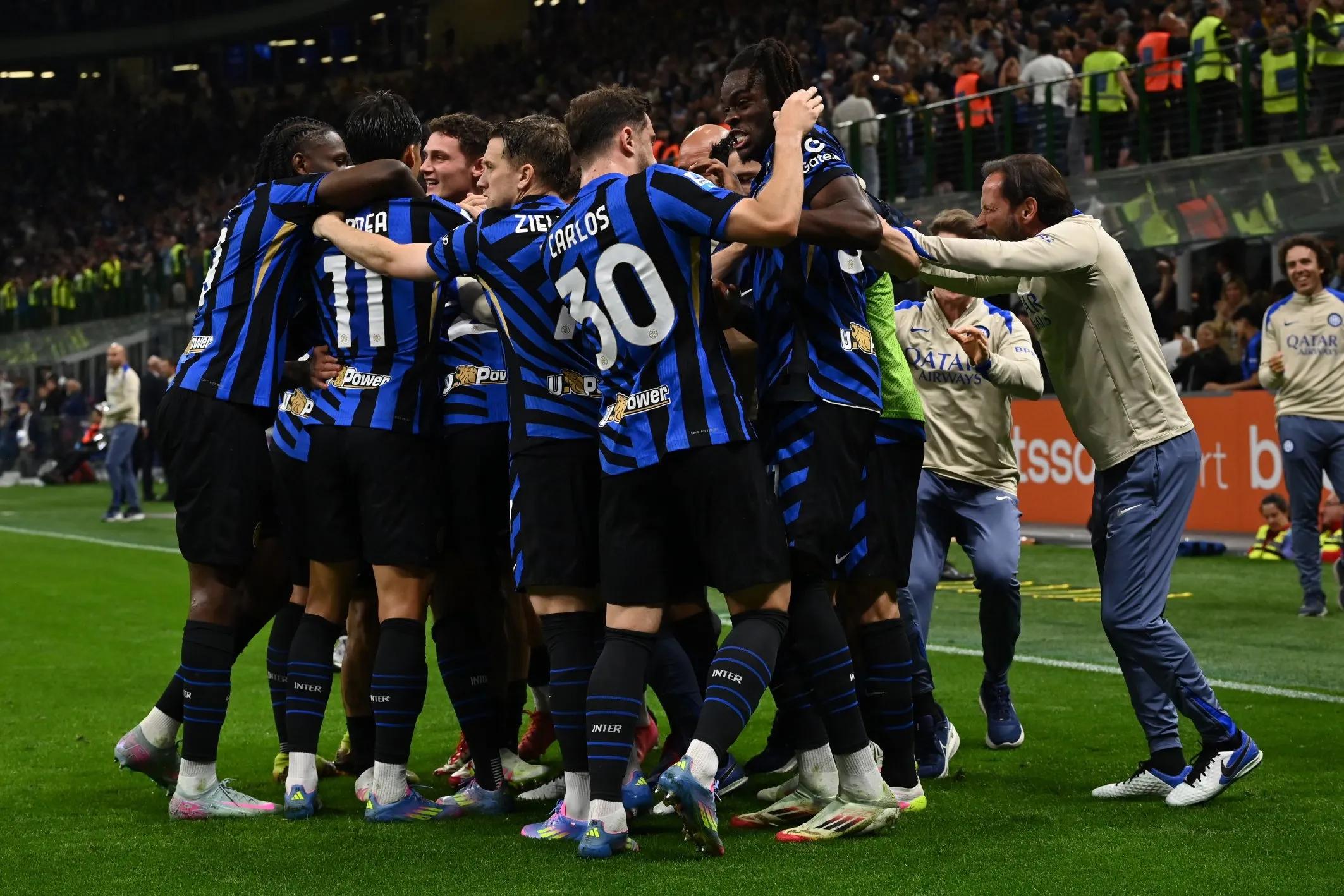 罗马诺：莱万不在迈阿密国际2026年引援目标名单中（罗马诺：莱万未在迈阿密国际2026年引援计划之列）